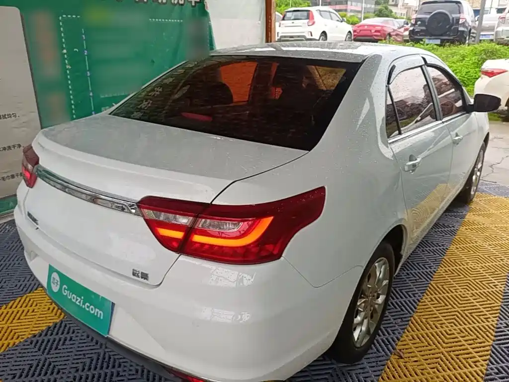 Vision 1.5 L Auto Happy