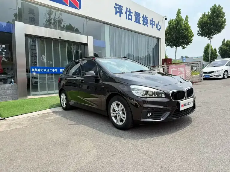 BMW 2 Series Active Tourer 218 i Leading