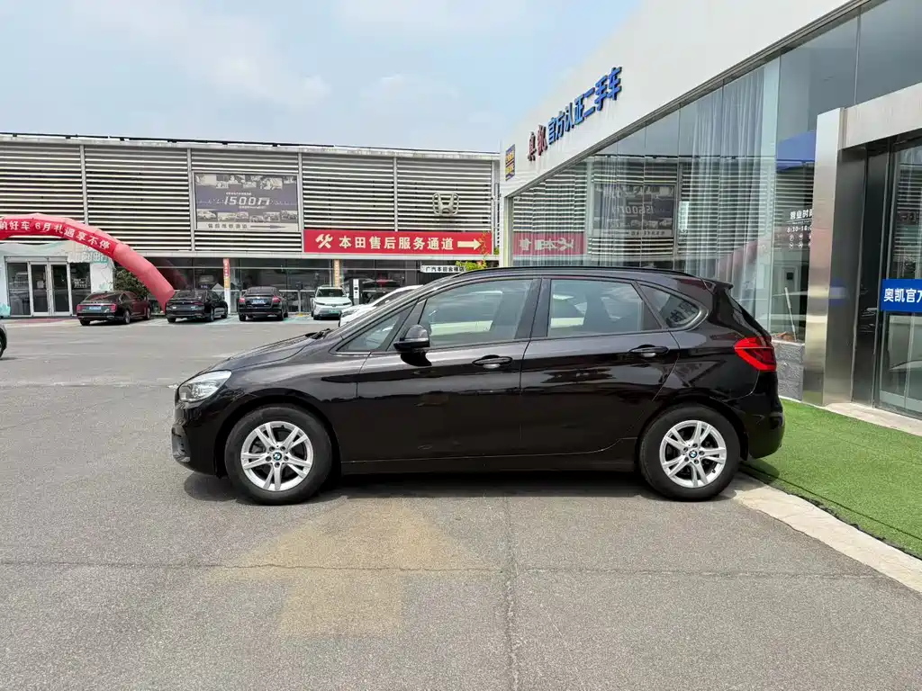 BMW 2 Series Active Tourer 218 i Leading