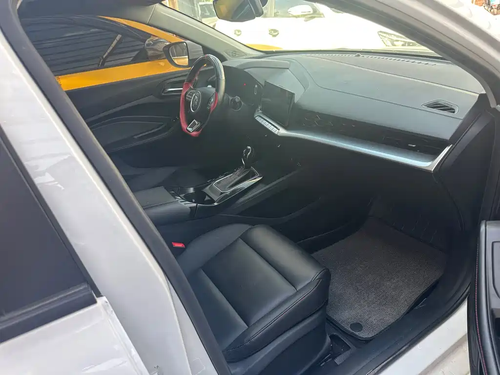 MG5 180 DVVT CVT Youth Luxury