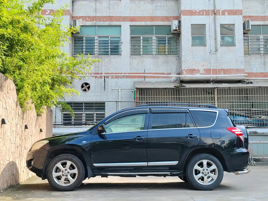 RAV4 2.0 L Auto Classic