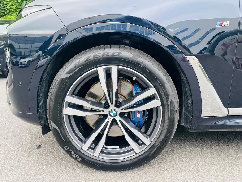 BMW X7 xDrive40 i Premium M Sport Package
