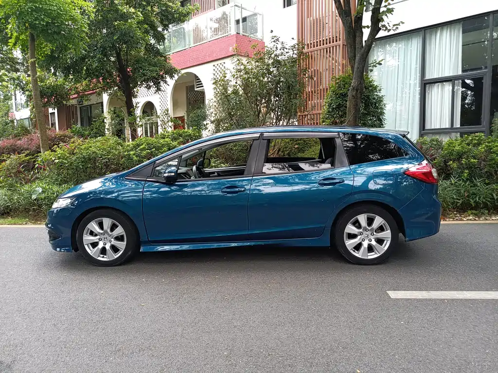 Jade 1.8 L Auto Comfort Elite 5-seat