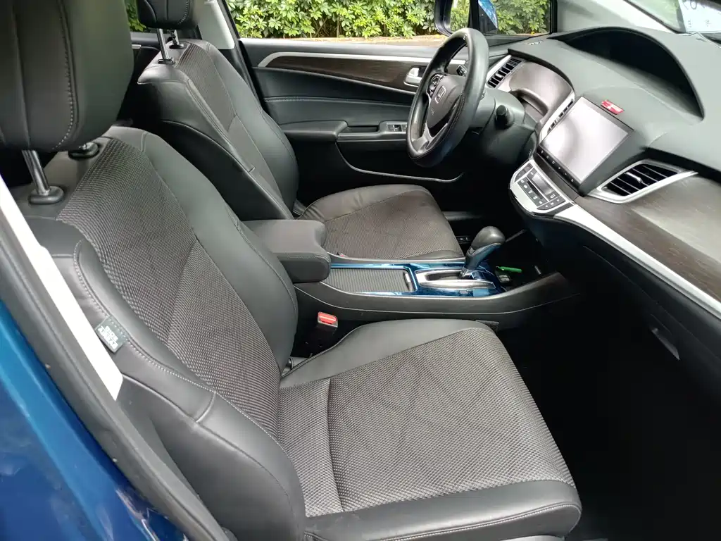 Jade 1.8 L Auto Comfort Elite 5-seat