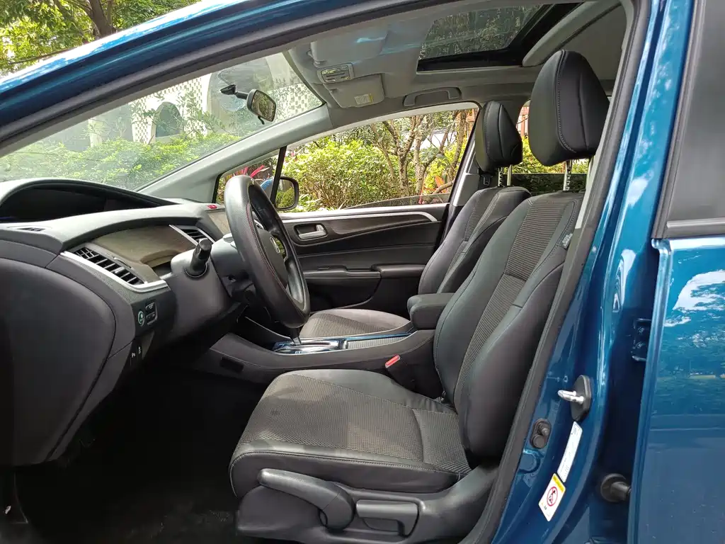 Jade 1.8 L Auto Comfort Elite 5-seat