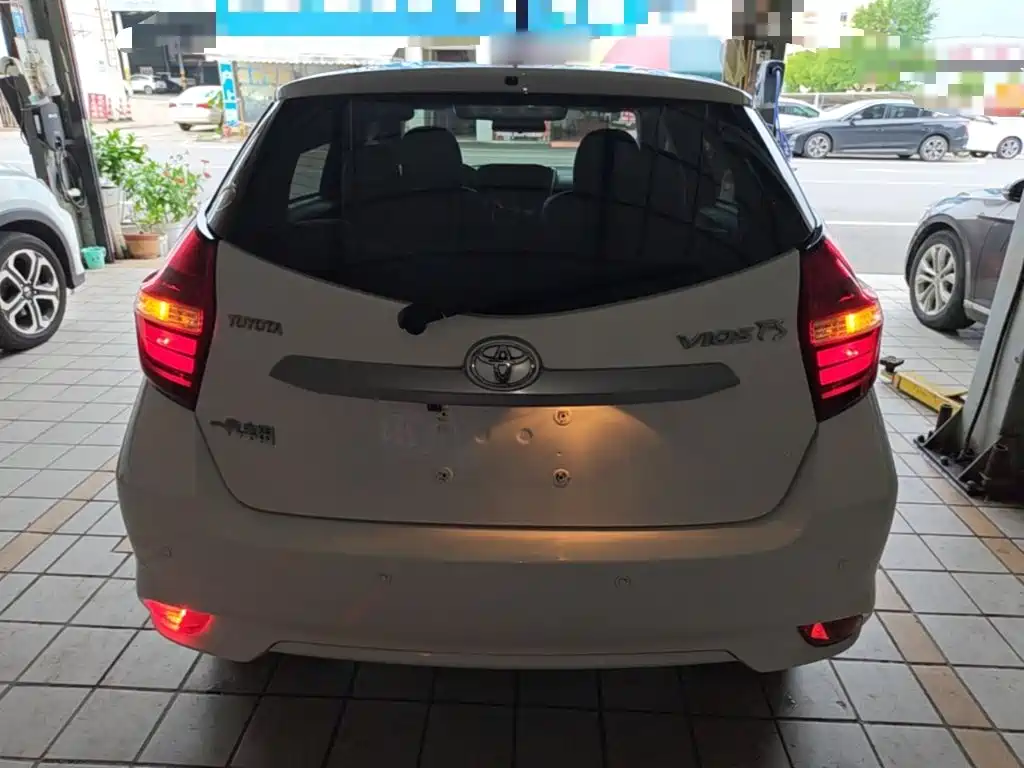 Vios FS 1.5 L CVT Sharp Speed