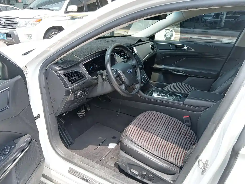 Taurus EcoBoost 245 Luxury