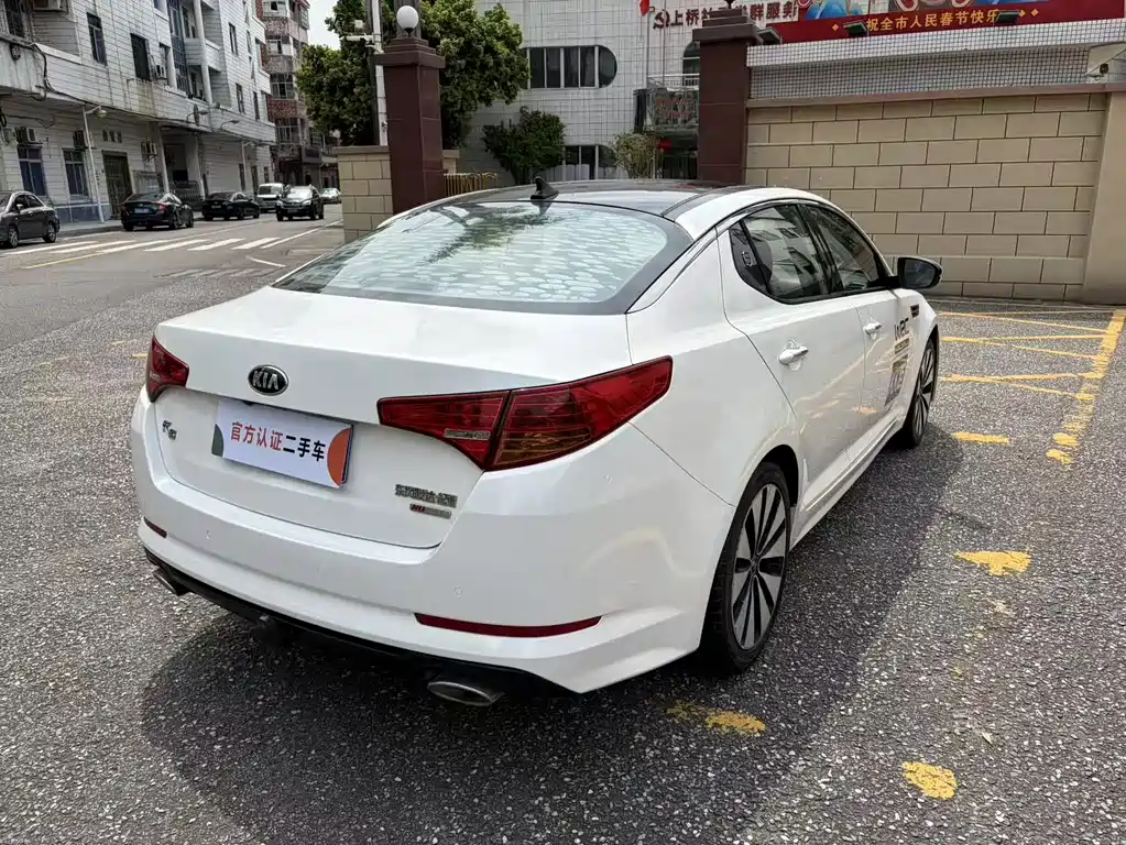 Kia K5 2.0 L Auto DLX