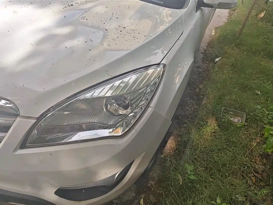 Changan CS35 1.6 L Auto Luxury CN-V