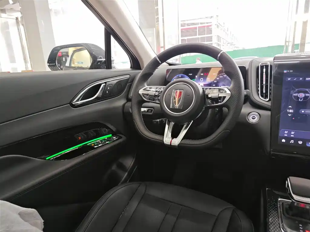 Hongqi HS3 PHEV 115 km Power Action