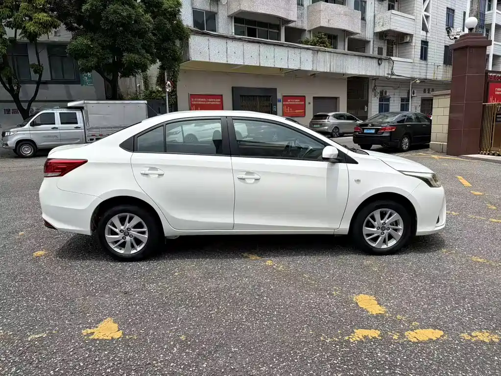 YARiS L Zhixiang 1.5 G CVT Dynamic Shine