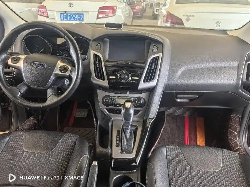 Focus Sedan 1.6 L Auto Style