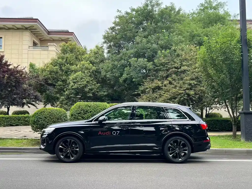 Audi Q7 55 TFSI quattro S line Sport