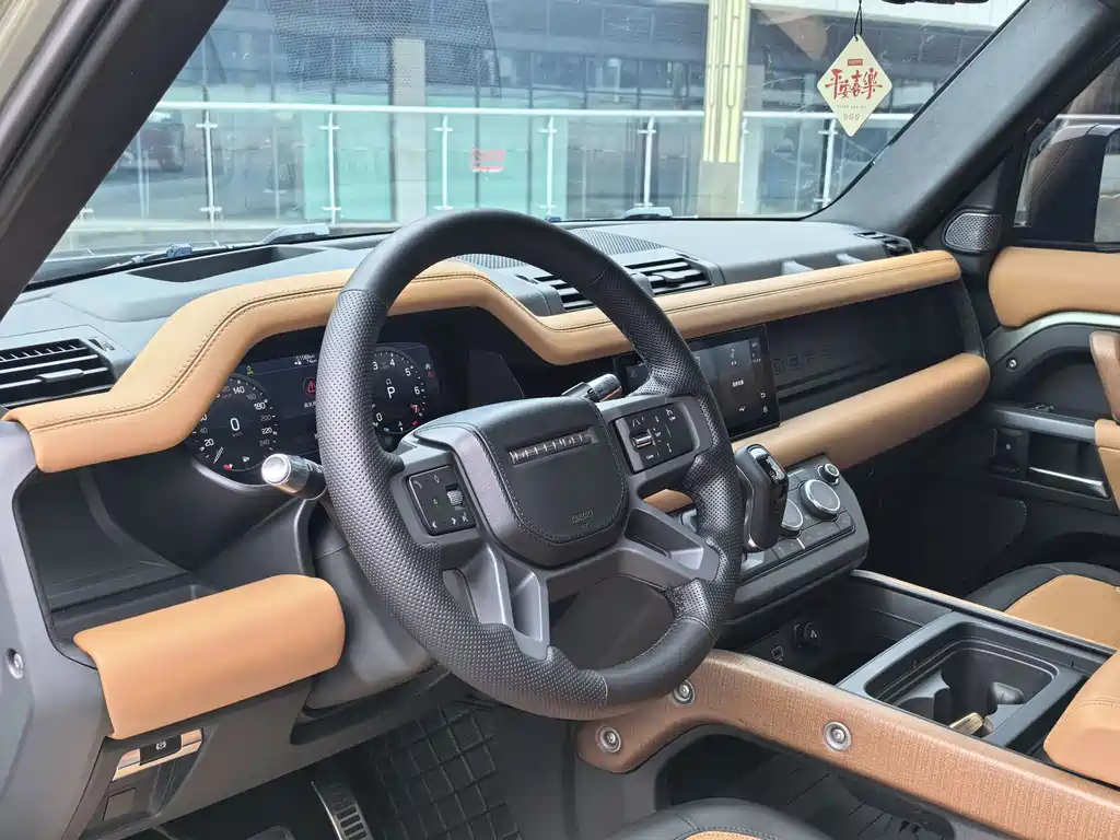 Land Rover Defender 110 P400 X