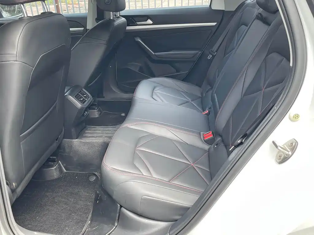 Lavida 300 TSI DSG Starry Sky Leading