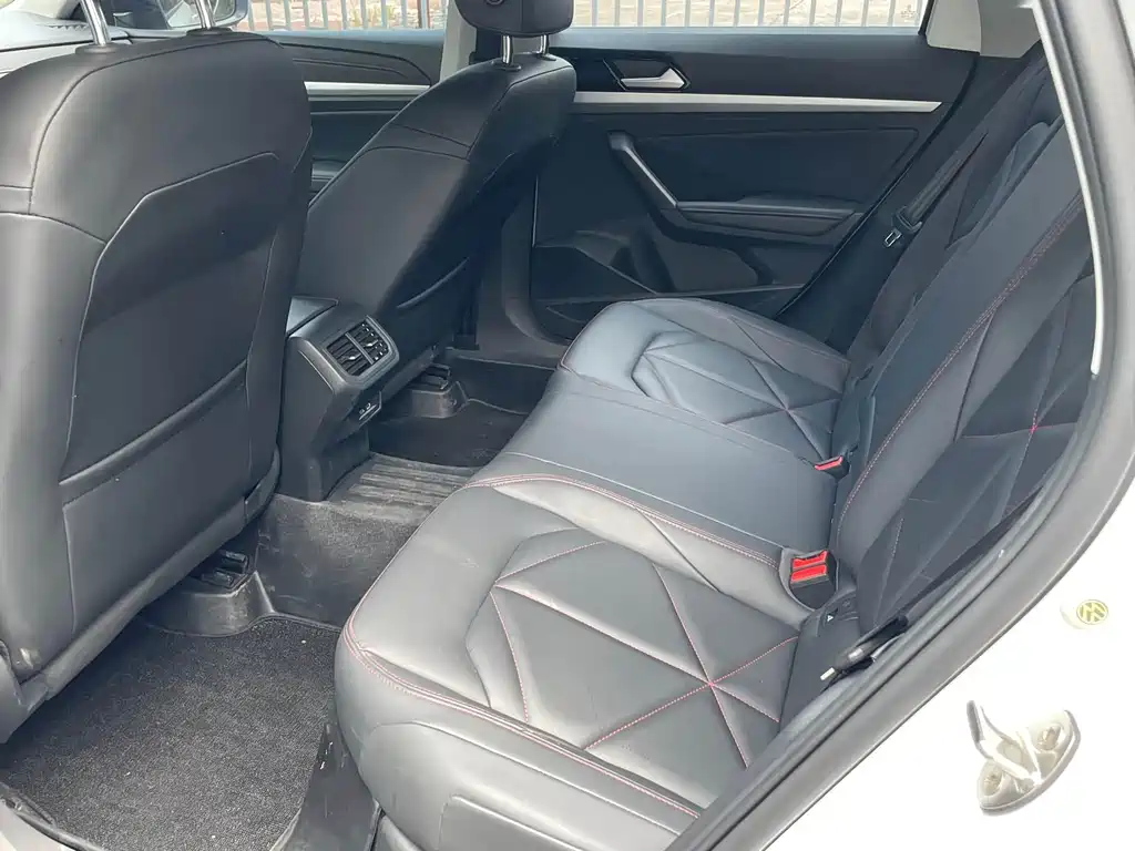 Lavida 300 TSI DSG Starry Sky Leading