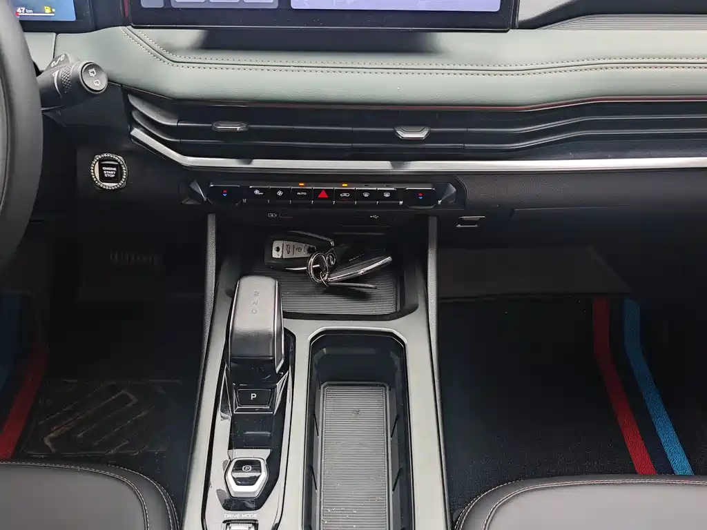 Haoyue L 2.0 T DCT Flagship