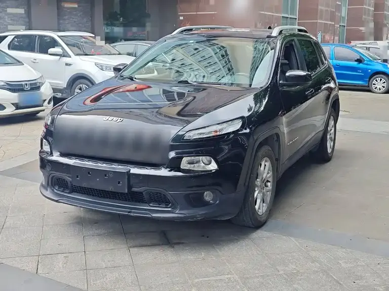 Jeep Cherokee 2.4 L Leading Intelligent