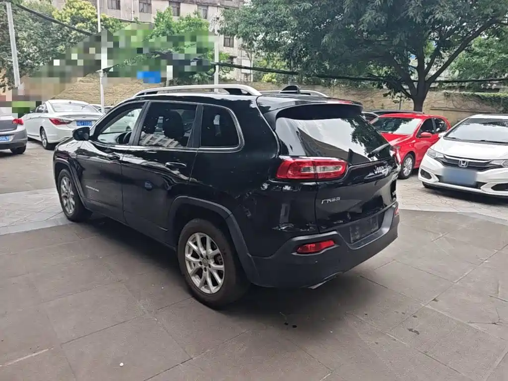 Cherokee 2.4 L Leading Intelligent