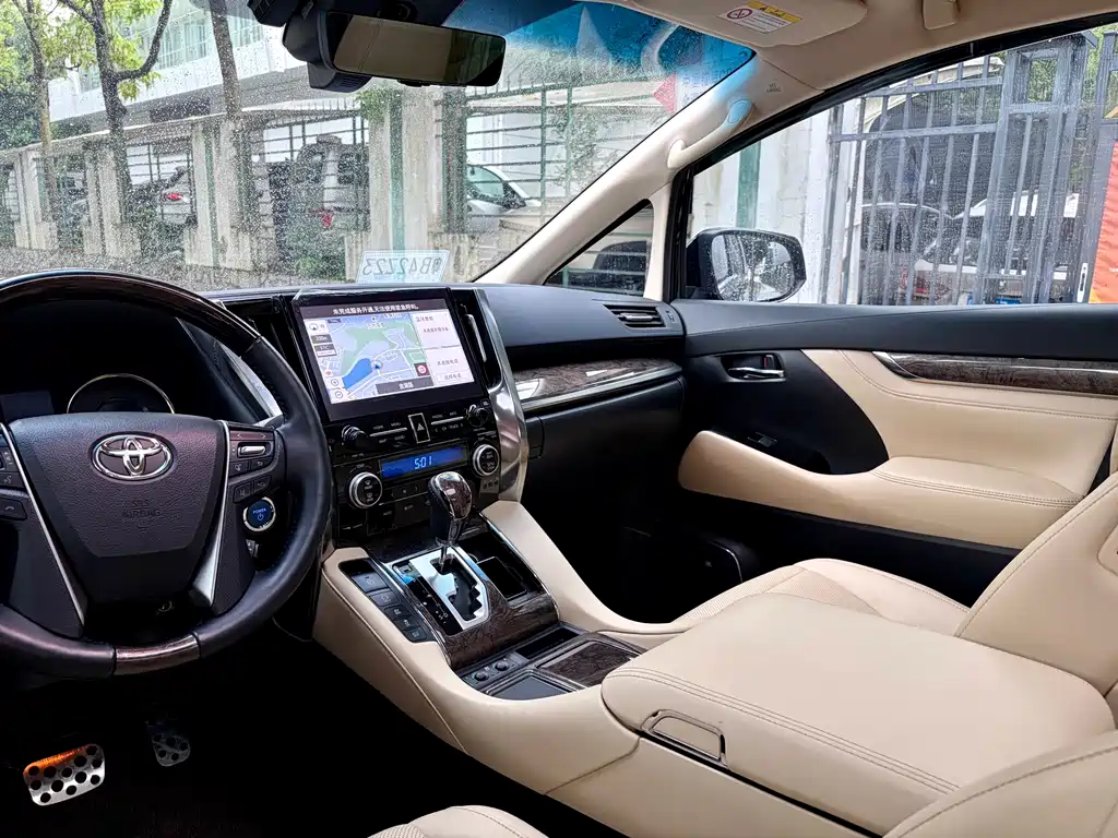 Vellfire Crown Dual Engine 2.5 L HV Supreme