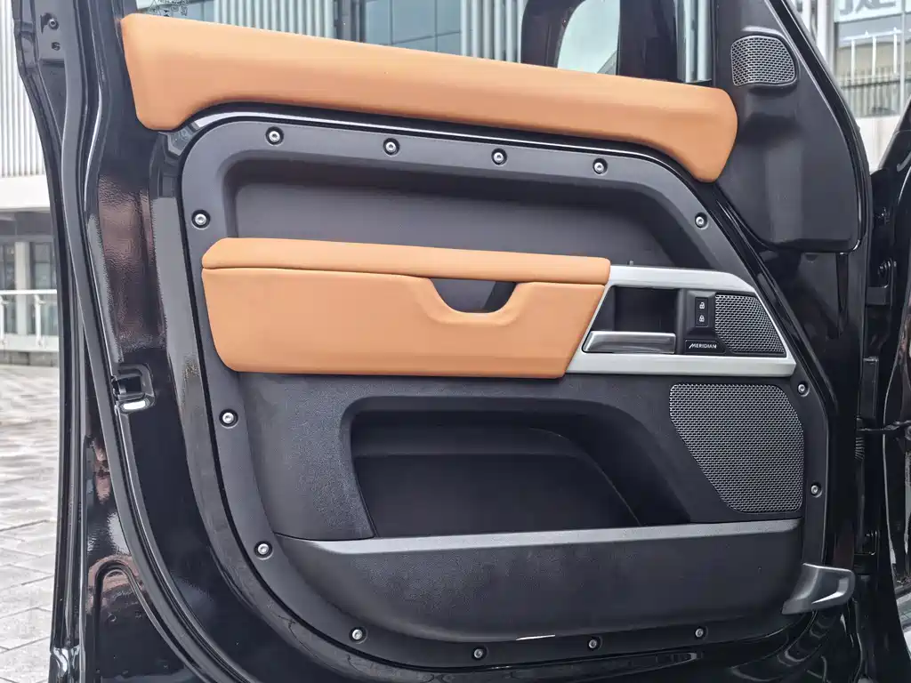 Land Rover Defender 110 3.0 T P400 X-DYNAMIC HSE