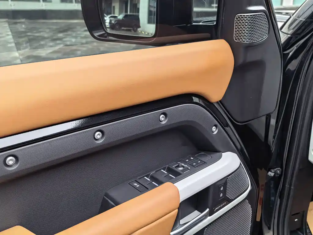 Land Rover Defender 110 3.0 T P400 X-DYNAMIC HSE