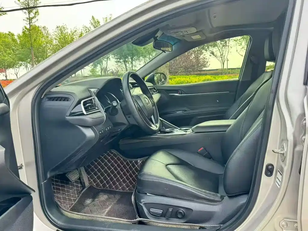 Camry 2.0 G Luxury CN-V