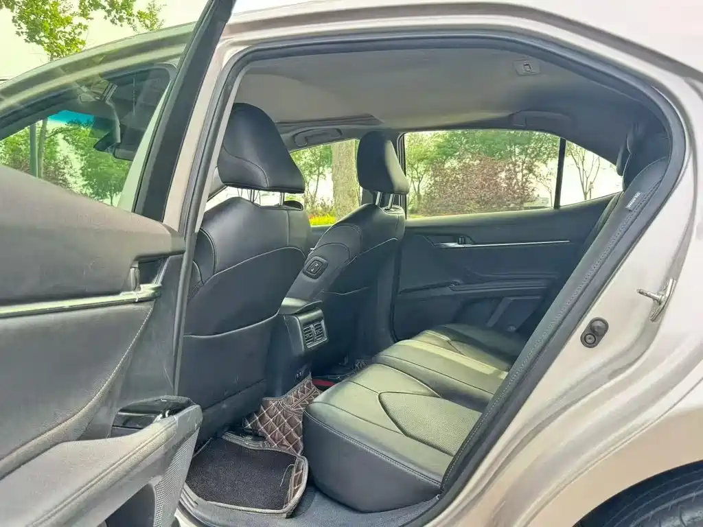 Camry 2.0 G Luxury CN-V