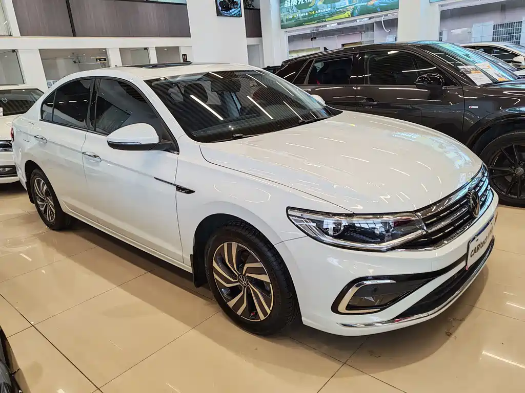 Bora 200 TSI DSG Smart Travel