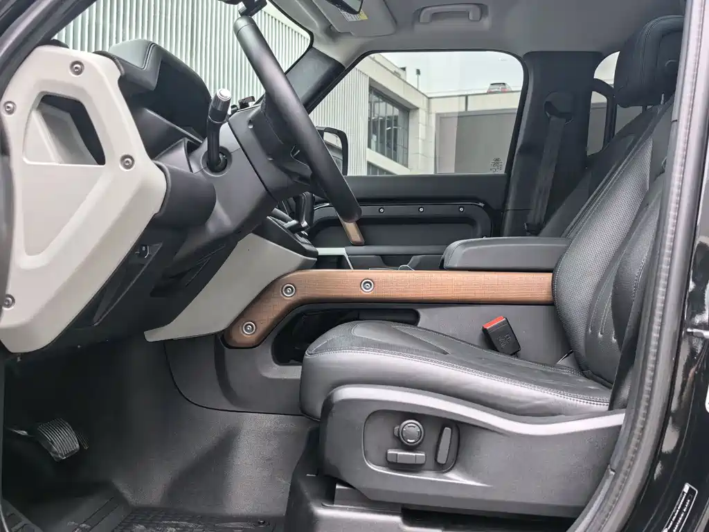 Land Rover Defender 110 P400 X-DYNAMIC HSE