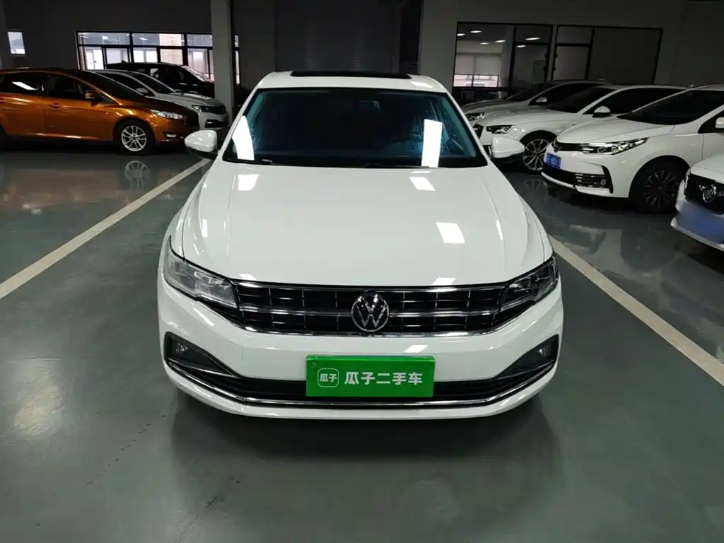 Bora 1.5 L Auto Comfort Connected