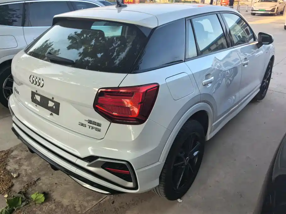 Audi Q2 L 35 TFSI Progressive Dynamic