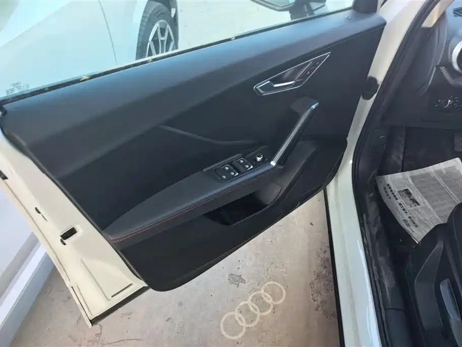 Audi Q2 L 35 TFSI Progressive Dynamic