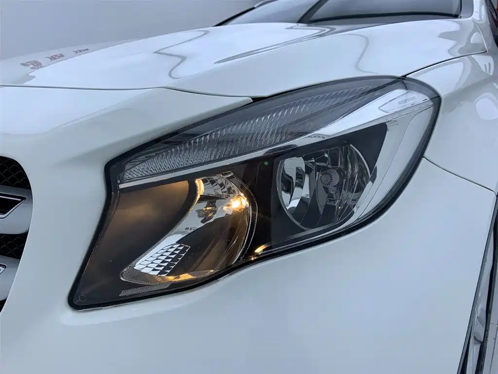 Mercedes-Benz GLA GLA 200 Dynamic
