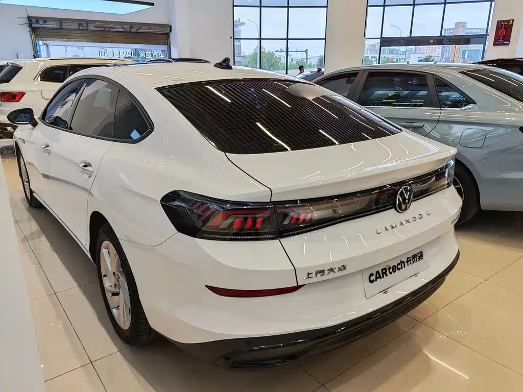 Lamando Lamando L 280 TSI DSG Dazzle Hot