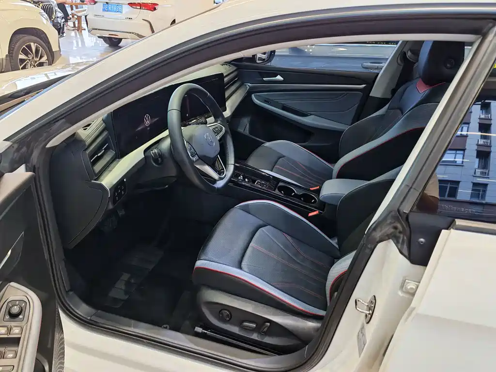 Lamando Lamando L 280 TSI DSG Dazzle Hot