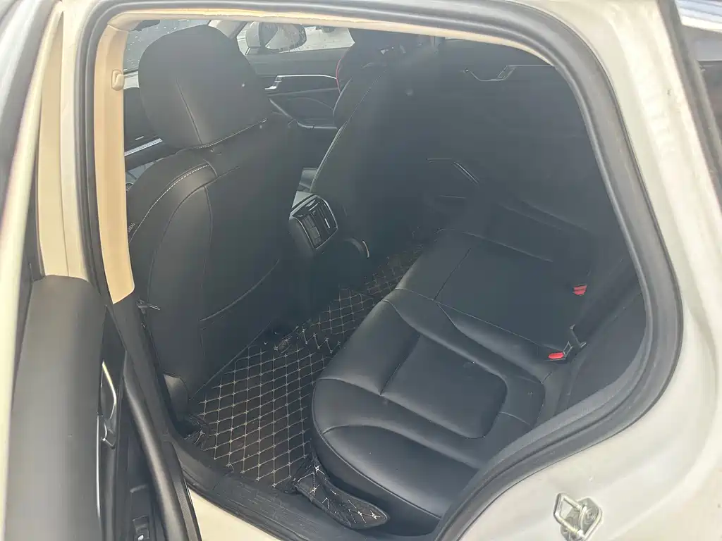 Besturn B70 1.5 T Auto 15 th Anniversary Classic