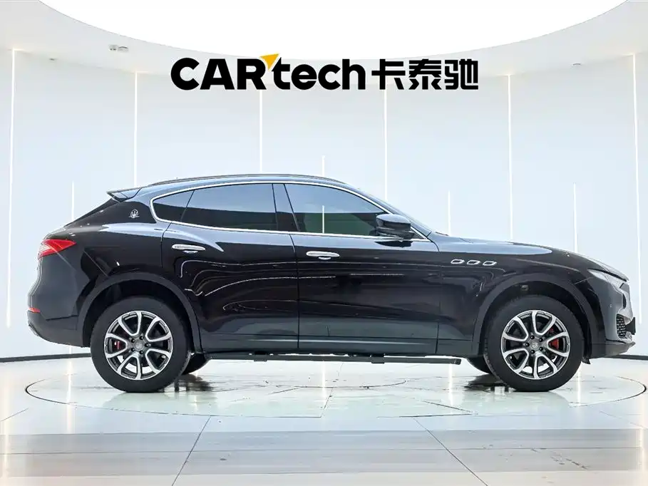 Levante 3.0 T Standard