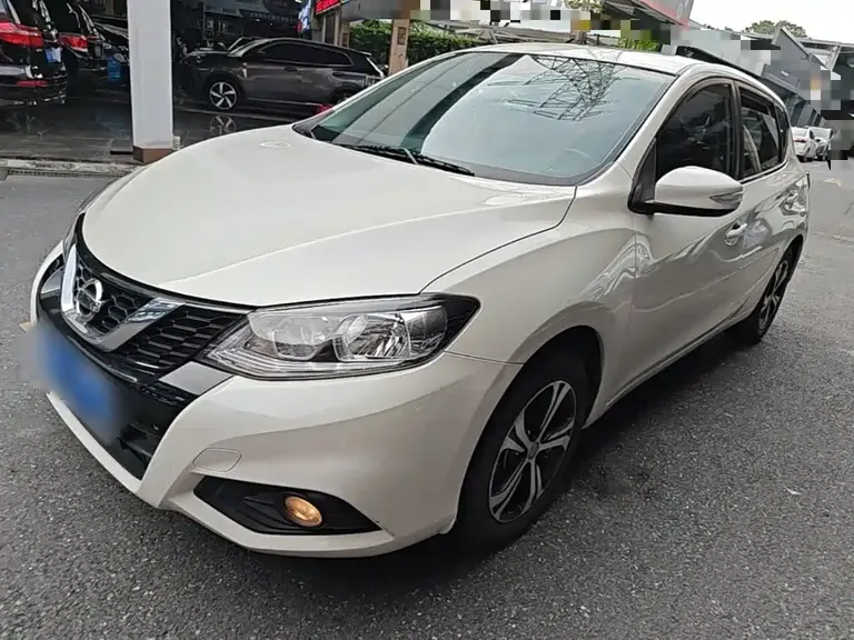 Nissan Tiida 1.6 L CVT Smart Travel