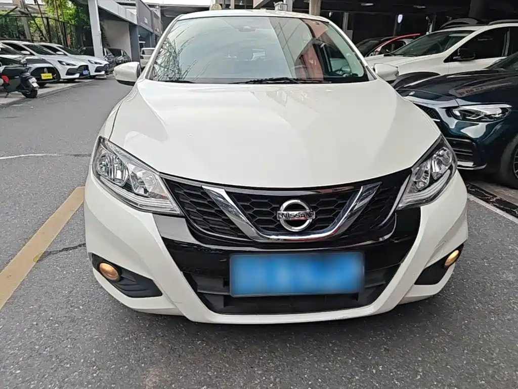 Tiida 1.6 L CVT Smart Travel