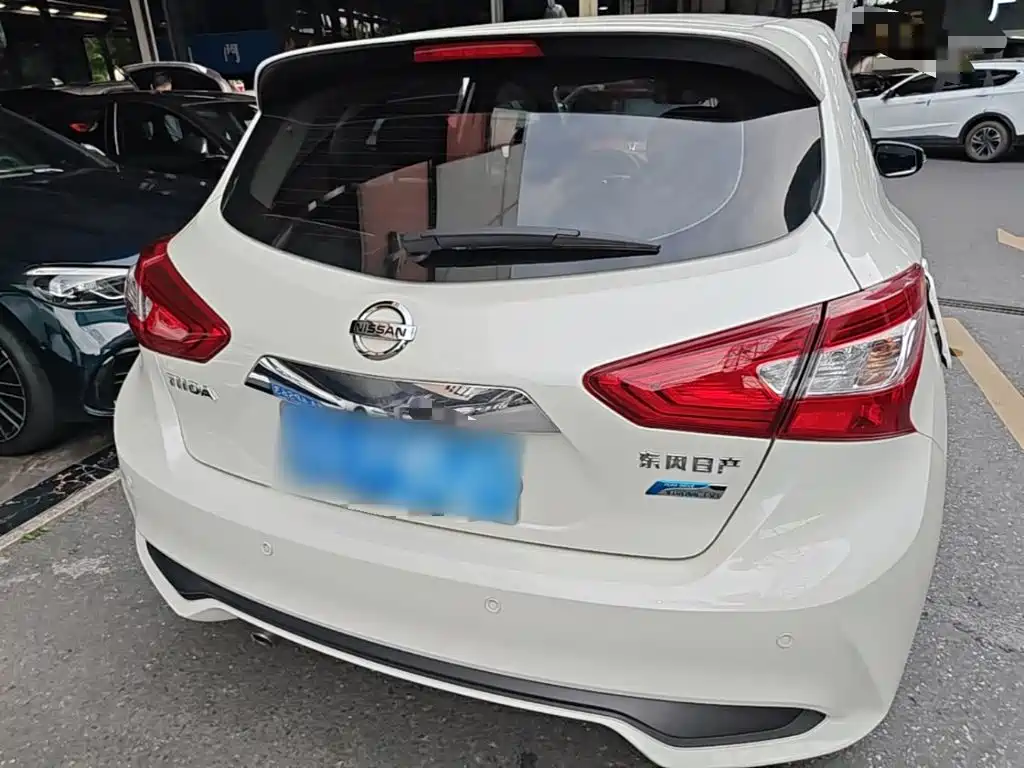 Tiida 1.6 L CVT Smart Travel