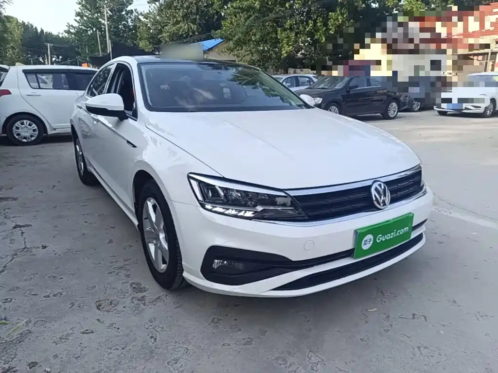 Lamando 230 TSI DSG Style