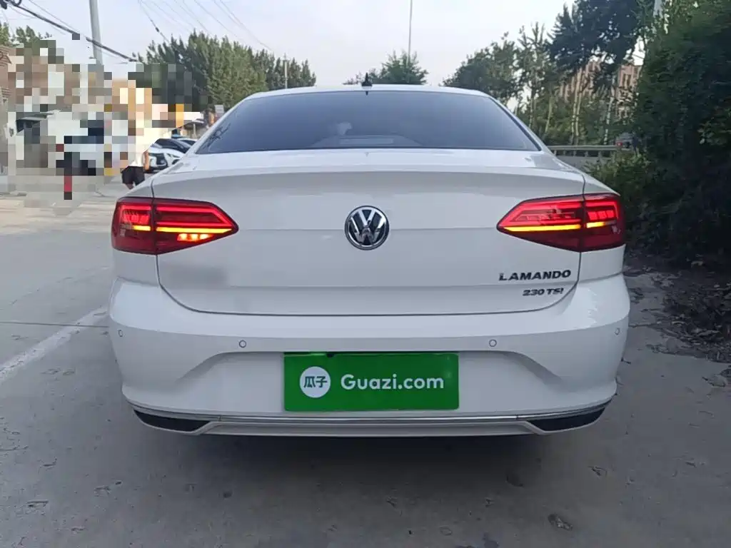 Lamando 230 TSI DSG Style