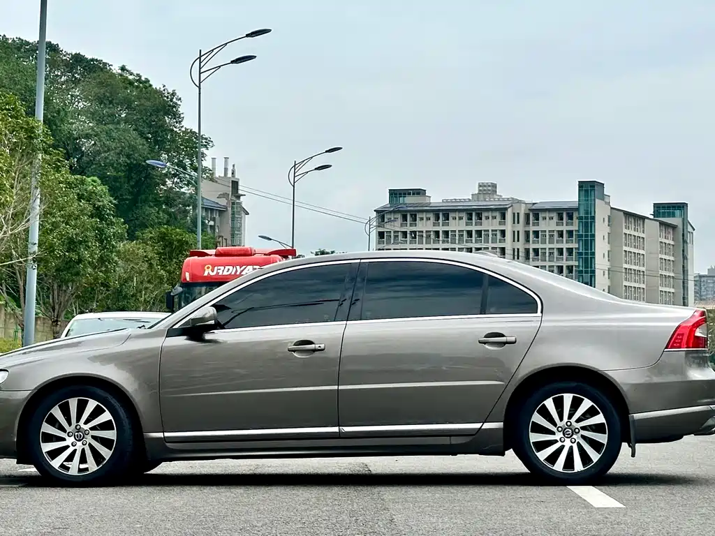 Volvo S80 L 沃尔沃S80 L 2015款 2.0 T T5 智雅版