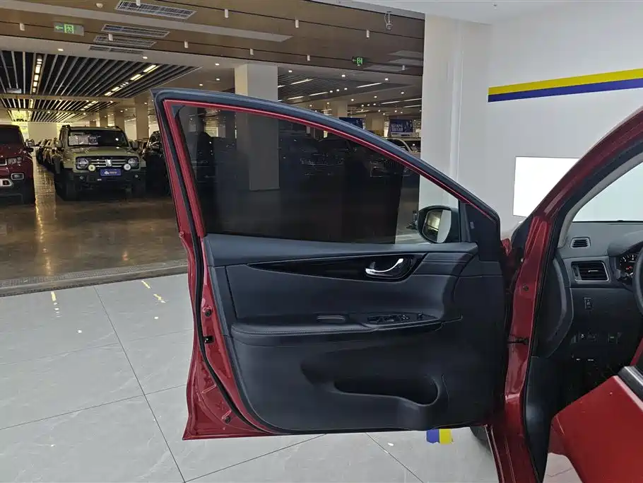 Tiida 1.6 L CVT Smart Travel CN-VI