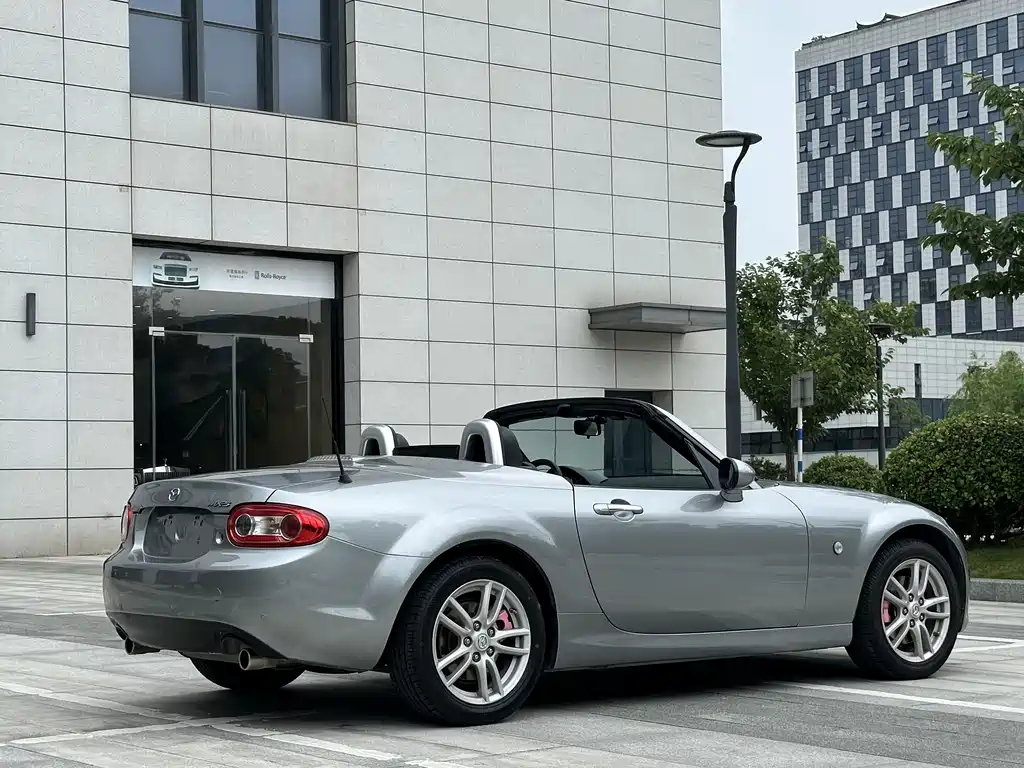 Mazda MX-5 2.0