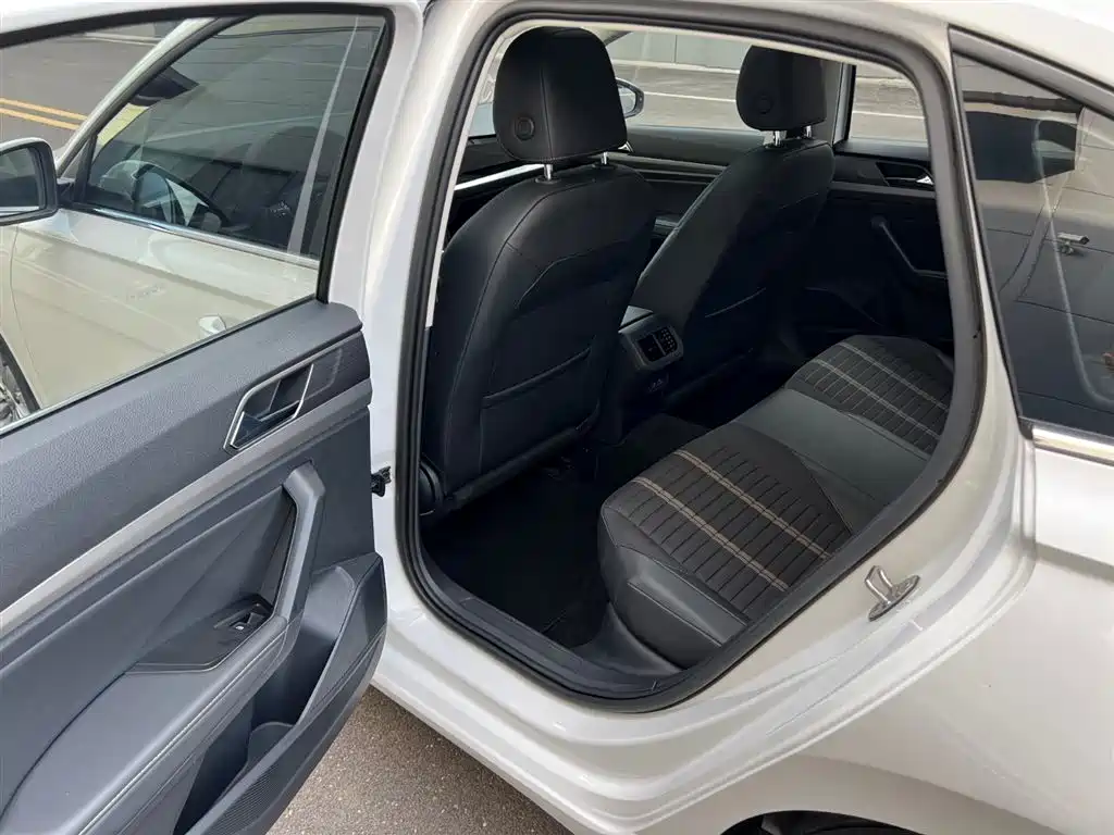 Lavida 280 TSI DSG Comfort CN-VI