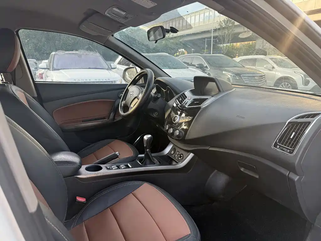 Haima S5 海马S5 2014款 1.6 L 手动智炫型