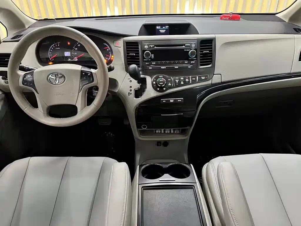 SIENNA 3.5 L 4 WD Auto