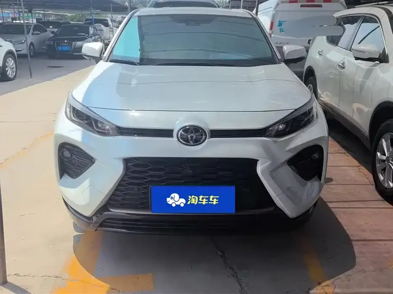 Toyota Wildlander 2.0 L CVT 2 WD Urban